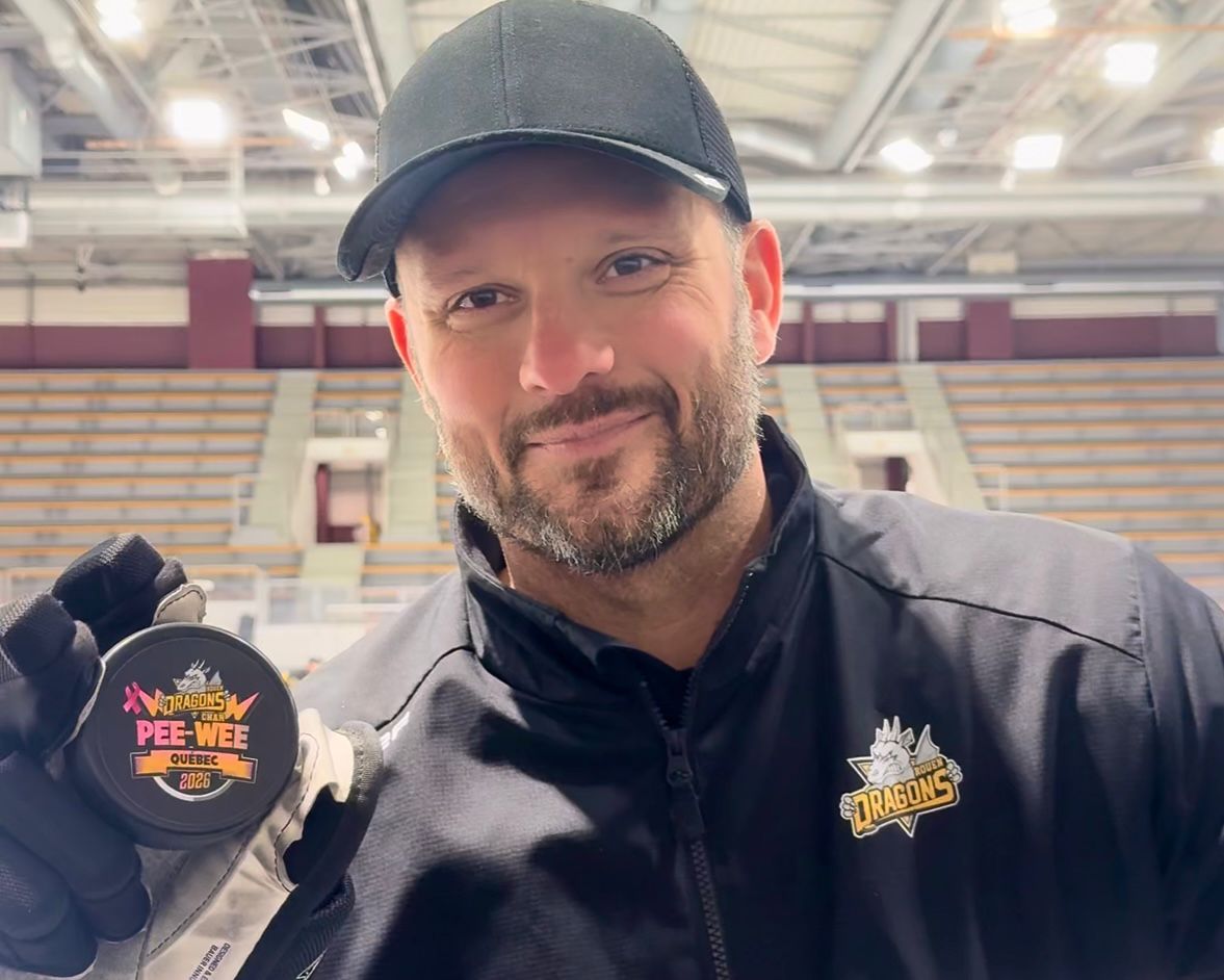 Message de Carl Malette, entraîneur de l’équipe professionnelle des Dragons de Rouen pour soutenir nos jeunes qui participeront au tournoi PeeWee de Québec en 2026. Un grand merci aux futurs partenaires et sponsors qui les aideront à réaliser un rêve.